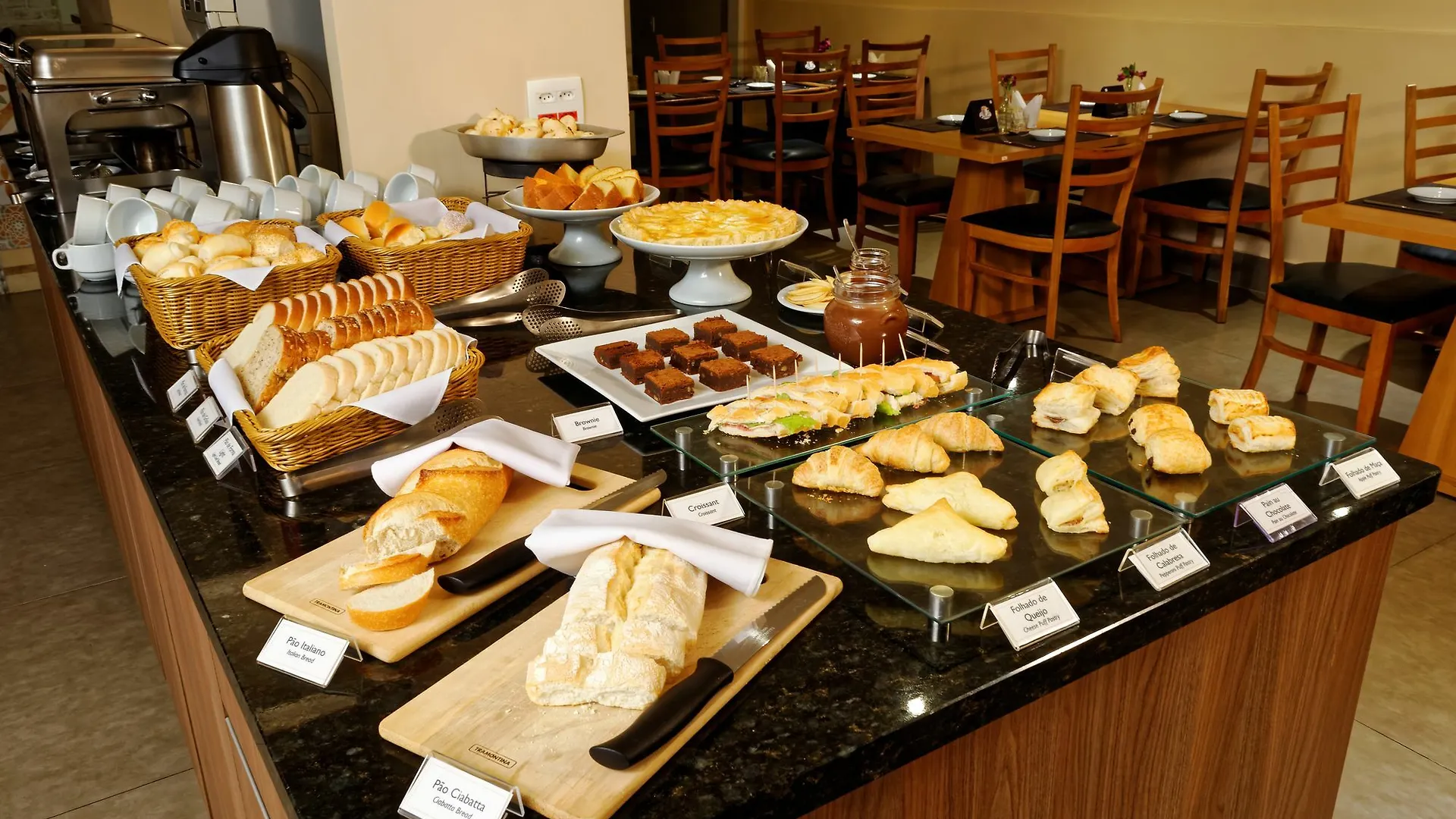 Ramada Suites Sao Paulo Itaim Bibi ホテル